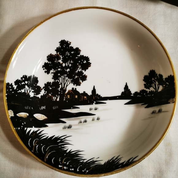 Hand-painted Nippon Black and White and Gold Ceramic Dish - Picture 11 of 13
